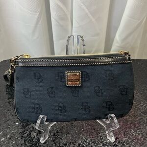 Dooney & Bourke wristlet